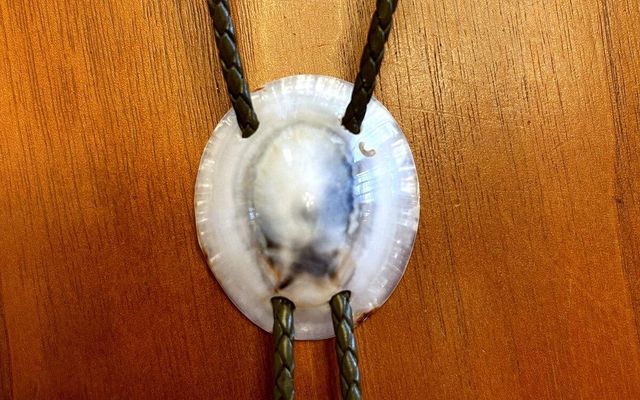 How Long Should a Bolo Tie Be? — Holo Holo Bolo journal