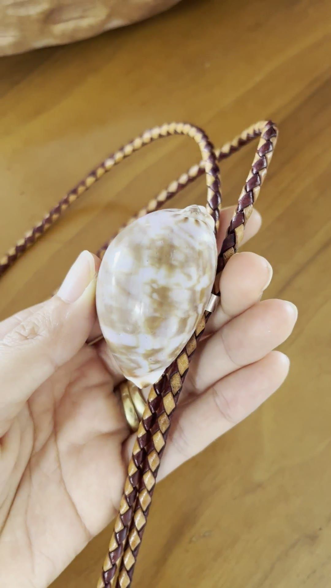 Mauve Cloud — Hawaiian shell bolo tie, view 4