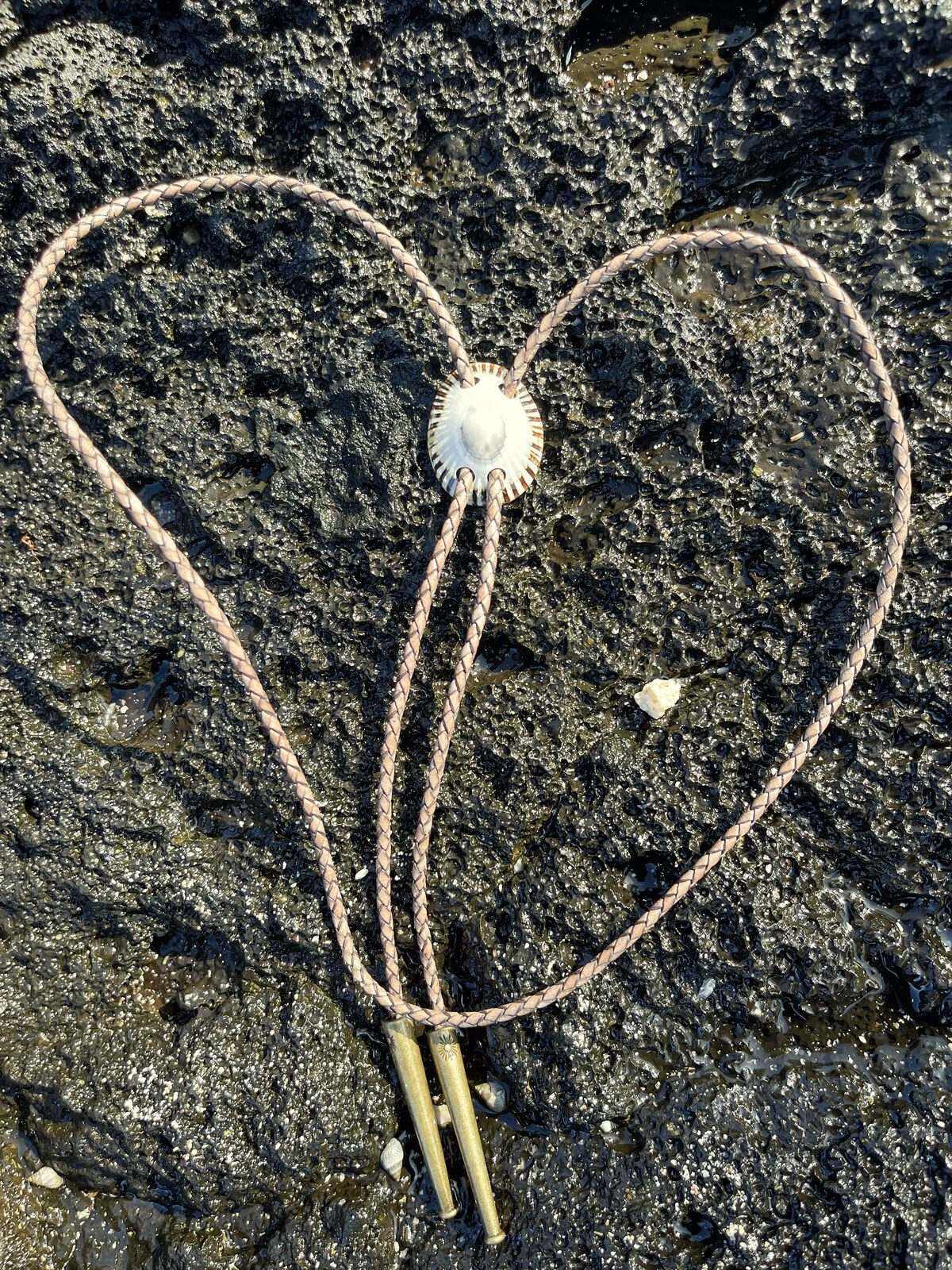 ‘Definiteness of Purpose’ ʻOpihi — Hawaiian shell bolo tie, view 4